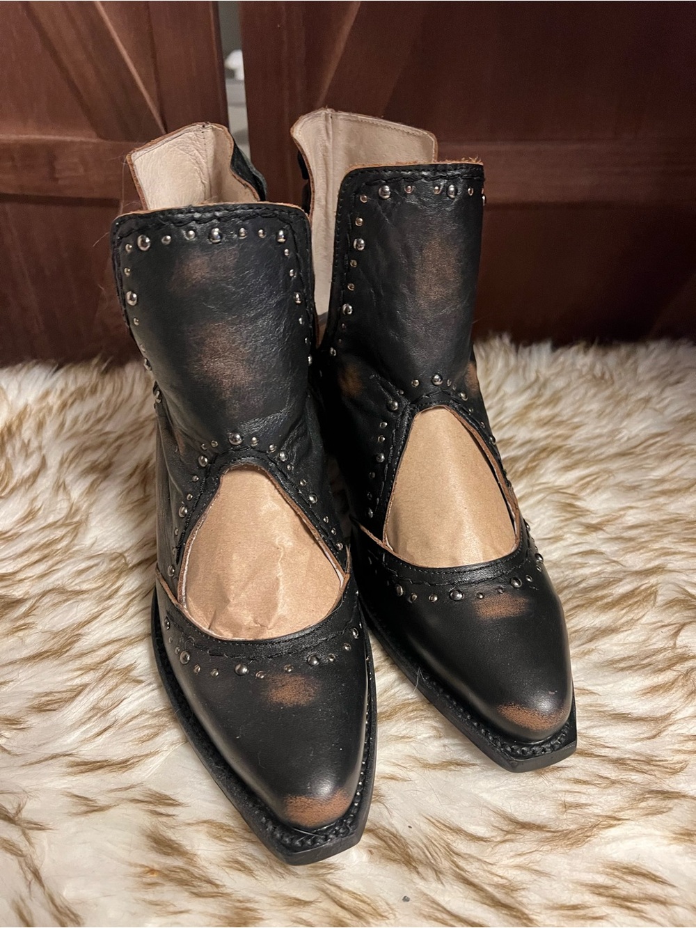 Freebird Melody Women’s Black Distressed Leather Ankle Boots (fits 9)